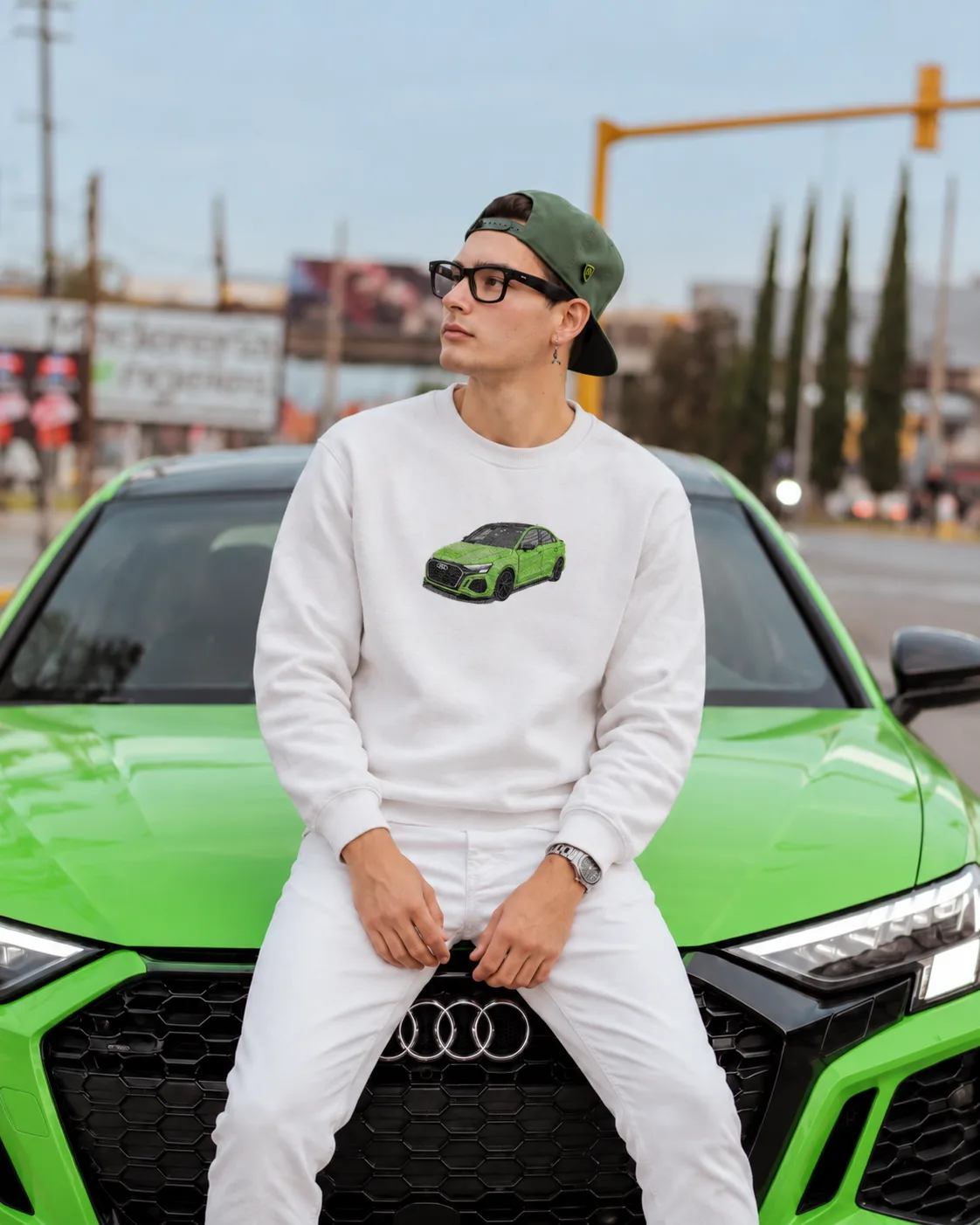 SUDADERA PERSONALIZADA COCHE– BORDADA